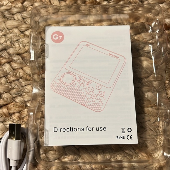 New in box G7 game box 666 games has gamepad color of game box is green - Picture 12 of 16